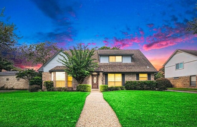 Photo - 15014 Hollydale Dr