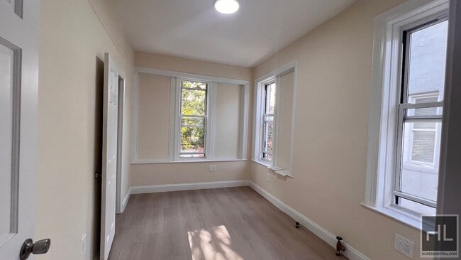 Photo - 317 E 49th St Unit 2F