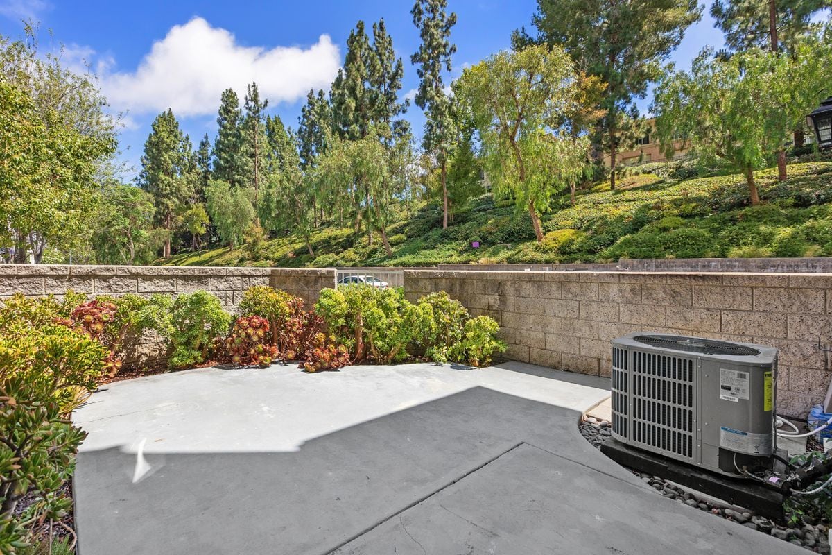 Photo - 106 Breakers Ln