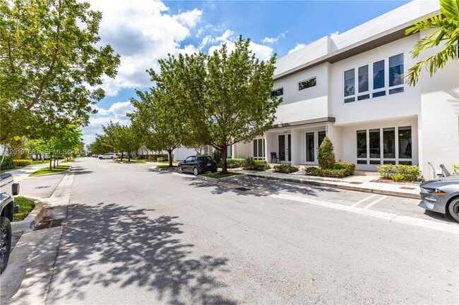 Photo - 6440 NW 103rd Psge Unidad Rear