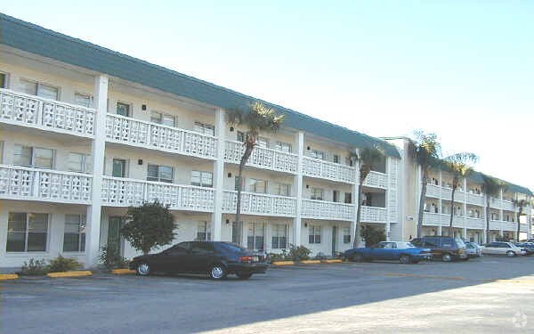 Paradise Towers - Paradise Towers Apartments