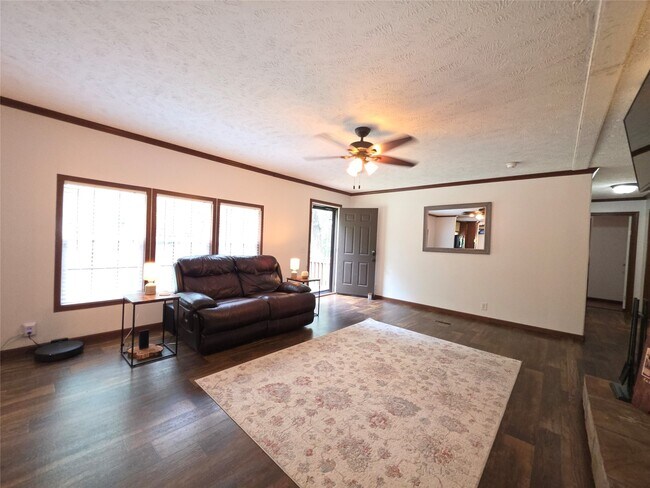 Photo - 21683 White Oak Dr