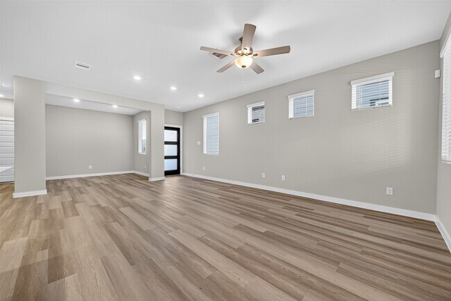 Photo - 1518 Red Acer Dr