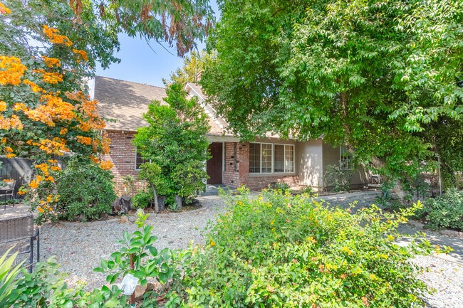 Photo - 5825 Fulton Ave