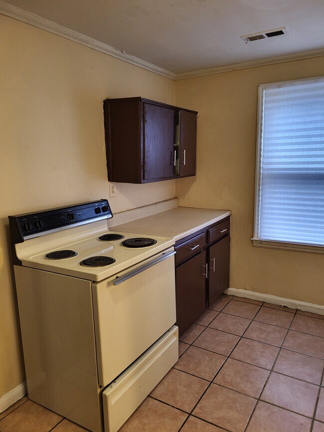 Photo - 2410 NE Thomas Ave Unit 3