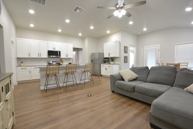 Photo - 2901 Corpus Ave