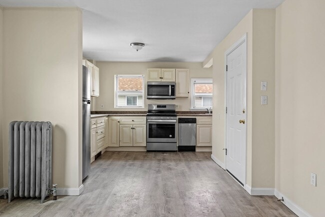 Building Photo - 19 Alfred St Unit 2