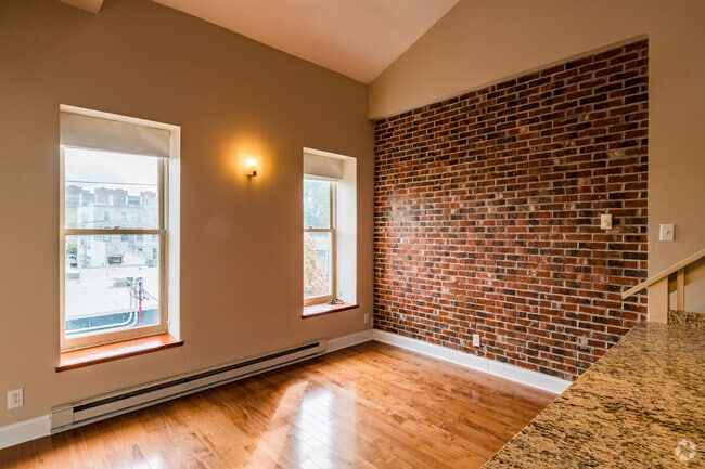 1 habitación, 1 baño, 750 pies cuadrados, sala de estar
