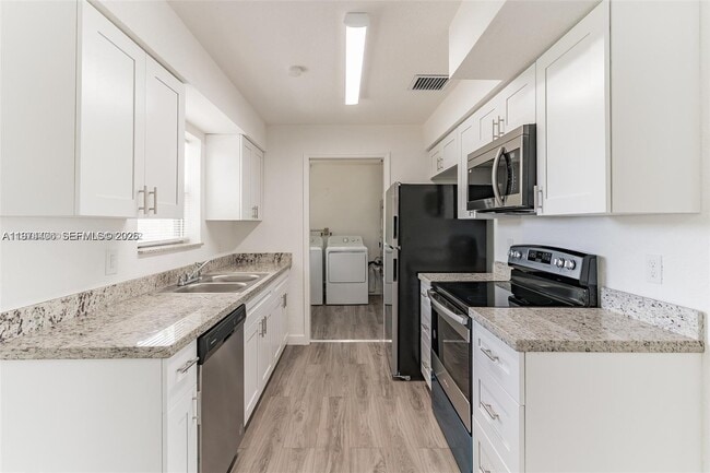 Photo - 650 SW 29th Ave