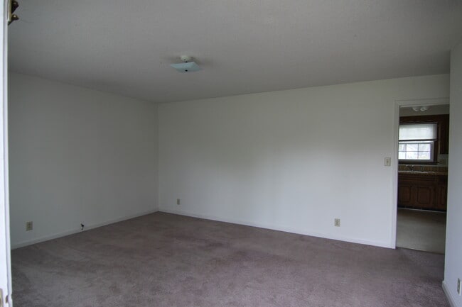 Photo - 4 Bedroom Pet Friendly Home For Rent Near Post!