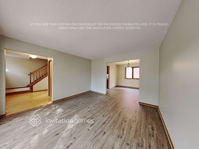 Photo - 3930 Zircon Ln N