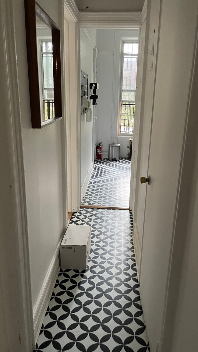 Photo - 39 Hawthorne St Unit Apr