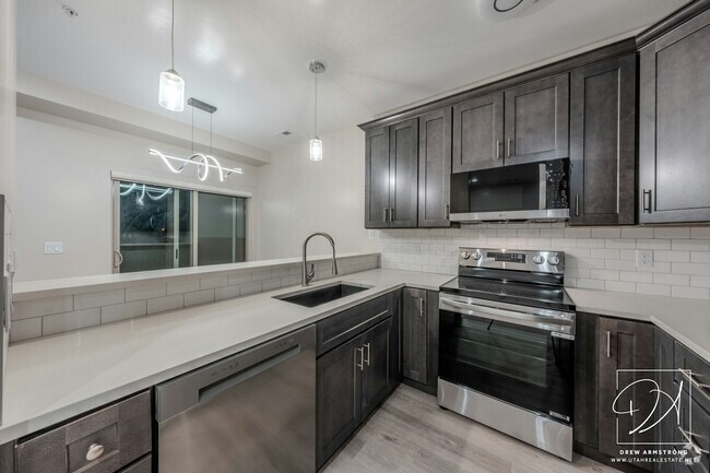 Building Photo - 67 S Main St Unit #208 Type B Rental