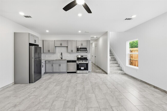 Photo - 6138 Brookfield Dr Unit B