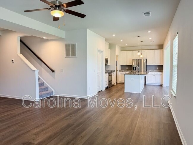 Photo - 345 Bucklebury Rd