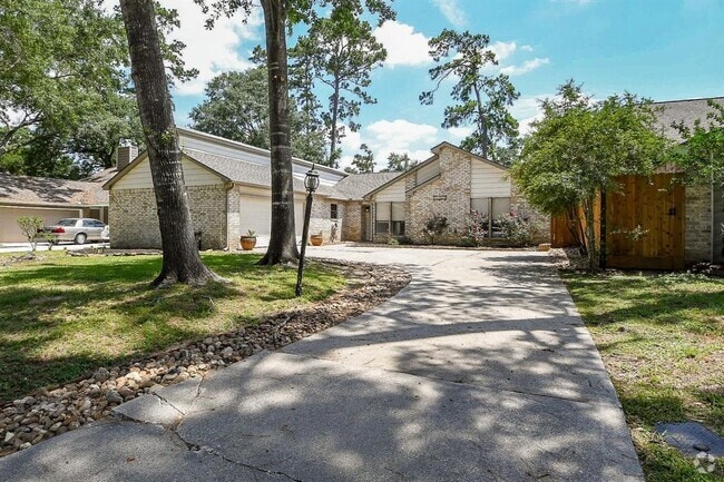Building Photo - 19522 Dianeshire Dr Rental