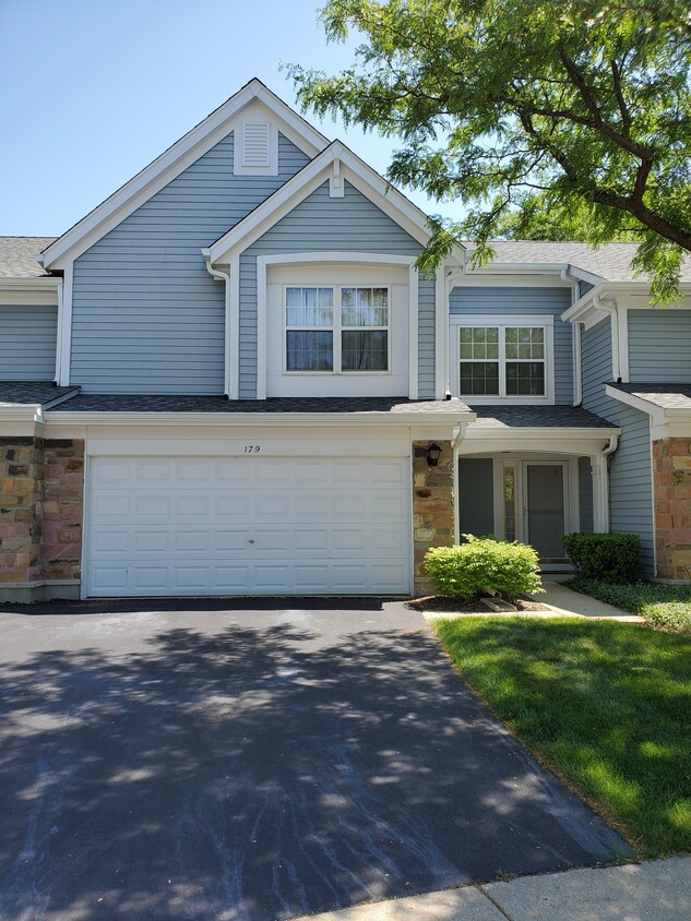 Photo - 179 Holmes Way (Schaumburg, IL)