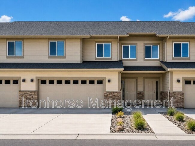 Building Photo - 2930 Warbler Way Unit 2A