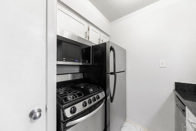 Photo - 2401 Manor Rd Unidad 123