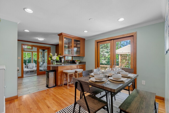 Photo - 46 Steamboat St