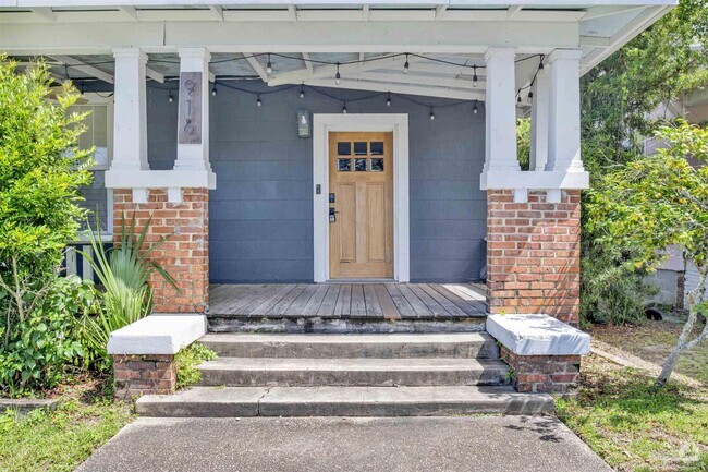 Building Photo - 916 E Gonzalez St Rental