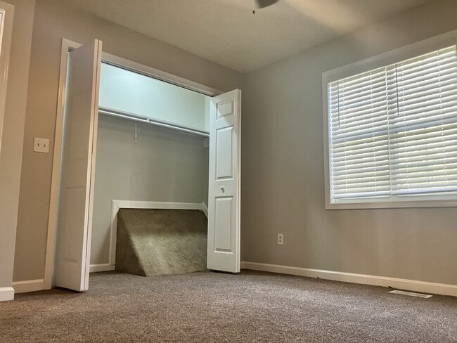 Photo - 145 Viking Dr