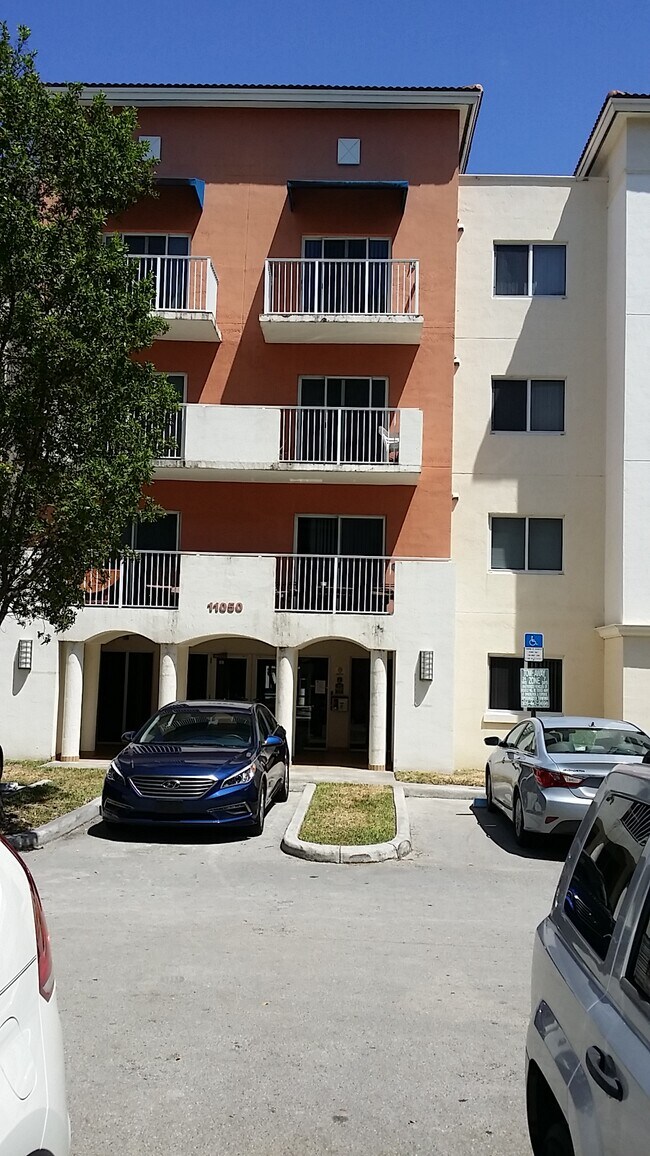 Building Photo - 11050 SW 196th St Unit 103