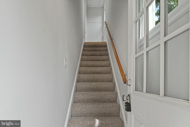 Building Photo - 1072 River Bay Rd Unit 2 Rental