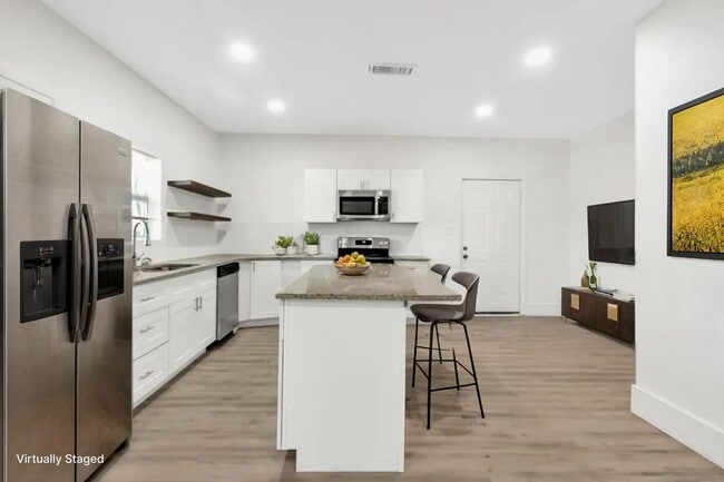 Photo - 2105 Walnut St Unidad 2105 Walnut st - Main House