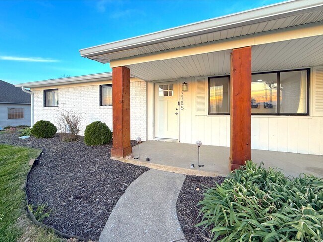 Building Photo - **August 2026** 3 bed | 2 bath with HUGE yard, Bonus Room, Fire Pit & Garage.