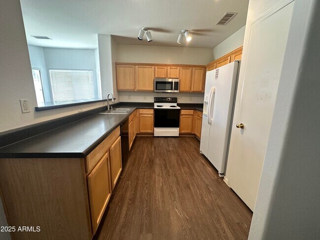 Photo - 16843 W Statler St Casa