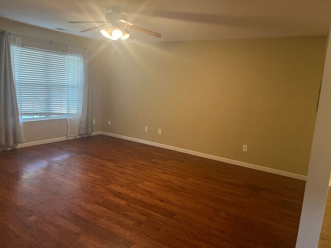 2324 Kirkgate Ln