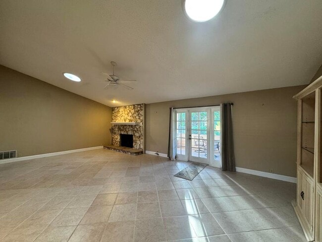 653 Pelican Bay Dr