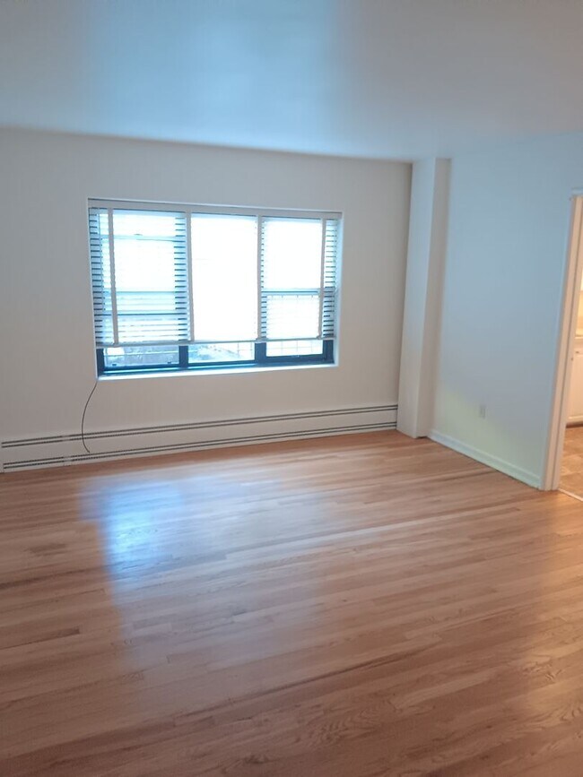 Photo - Bay Ridge Court (Cobblestone Court)