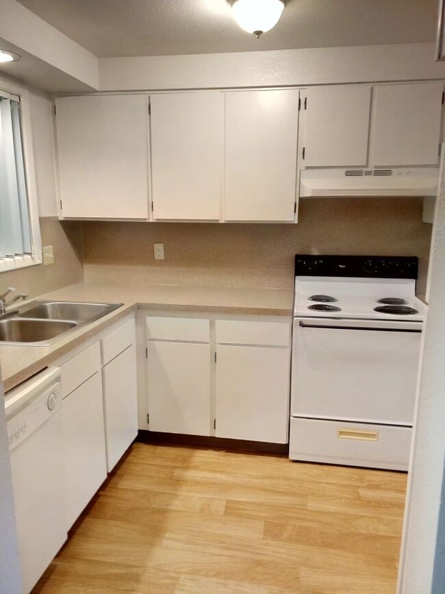 Photo - Oakview Terrace Apartments Unit 3962