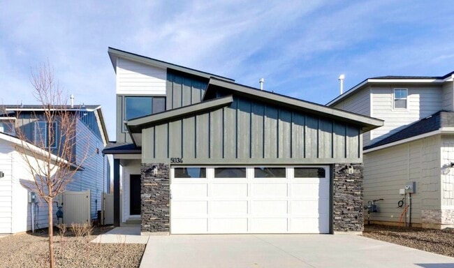 Building Photo - 5034 S Amorita Ave