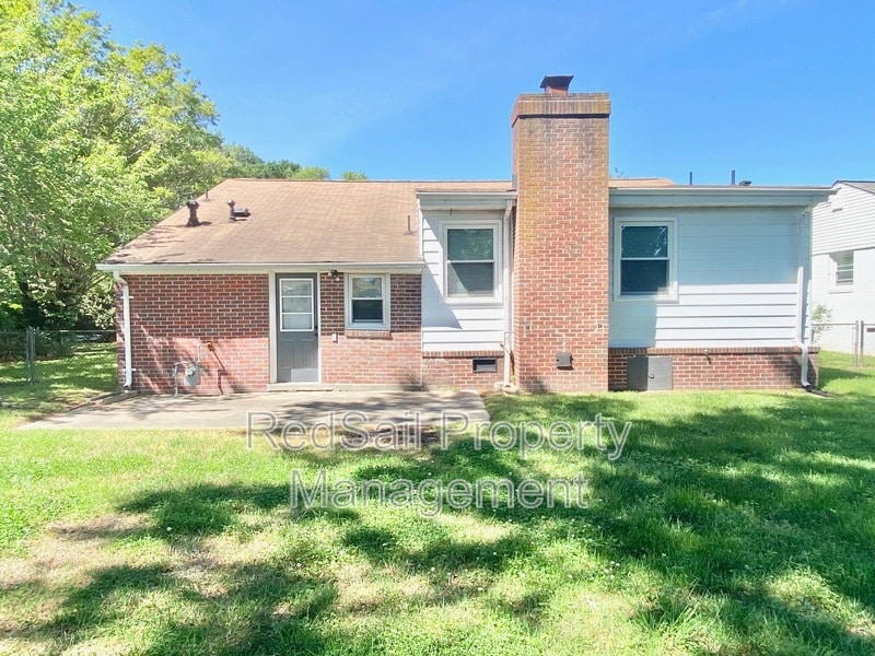 Photo - 10 Westlawn Dr