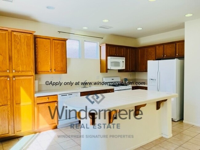 Spacious 3-bedroom with Updated Finishes a... - Spacious 3-bedroom with Updated Finishes a... House