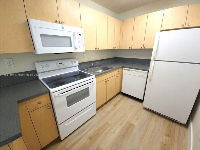 Photo - 437 SW 7th St Unit 201