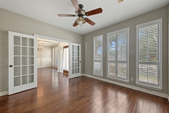 2422 Lansing Cir