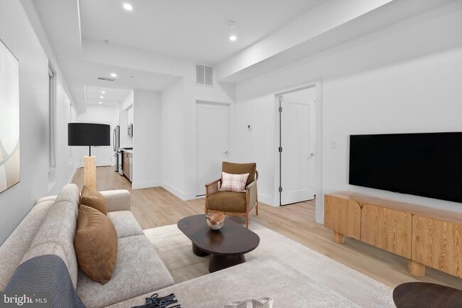 Photo - 5230 Georgia Ave NW Unidad 307