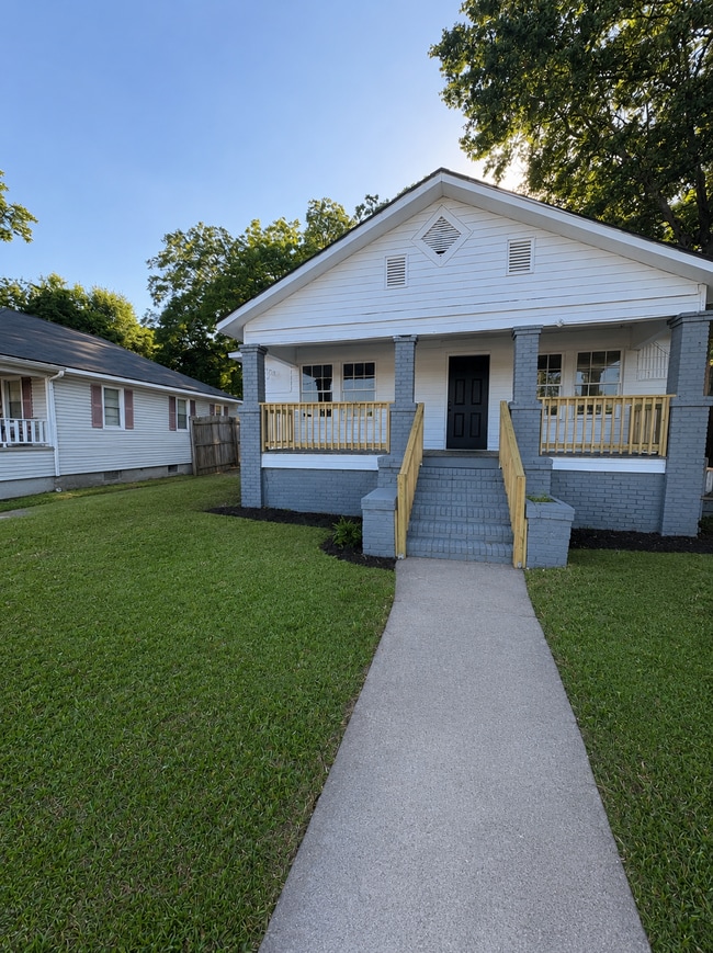 Building Photo - 3840 Napier Ave