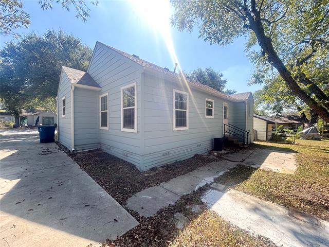 Photo - 608 W Lake St