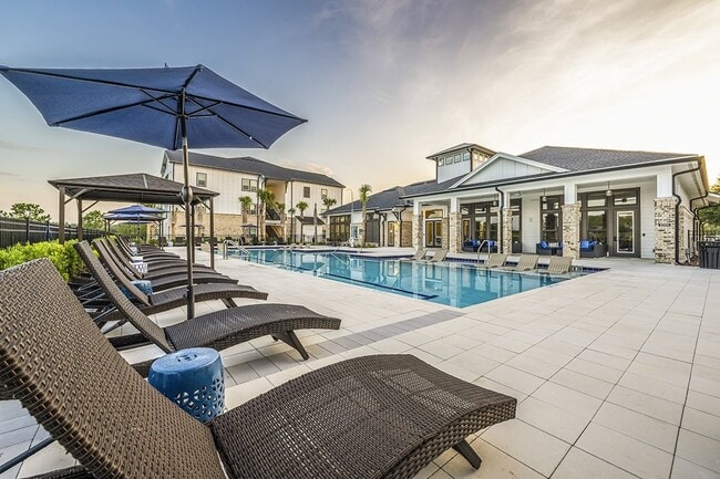 Photo - The Clarke at Kendall Town Apartments