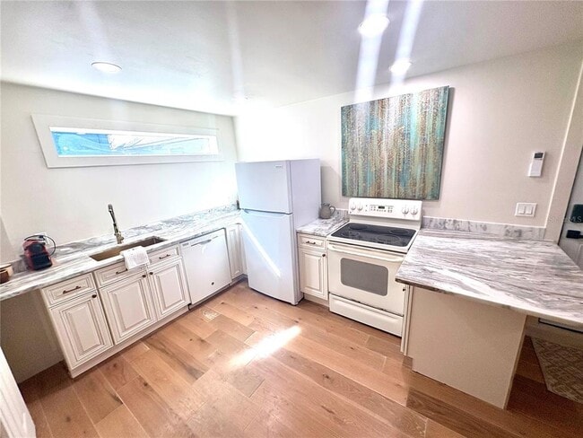 Photo - 3022 Beach Blvd S