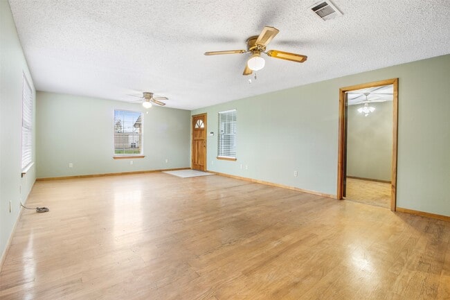 Photo - 25018 FM1314