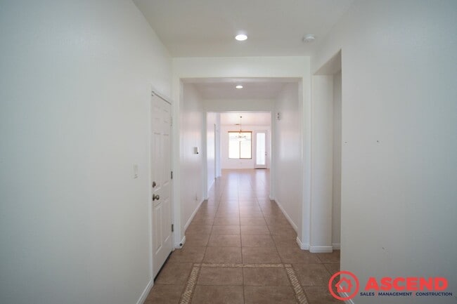 Photo - Beautiful 4 Bedroom in Southwest!
