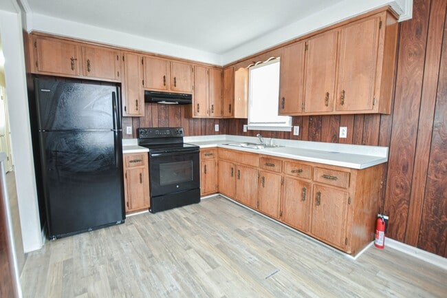 Photo - Pet Friendly Three Bedroom!