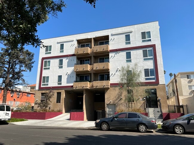 The building - 928 S Berendo St Apartments