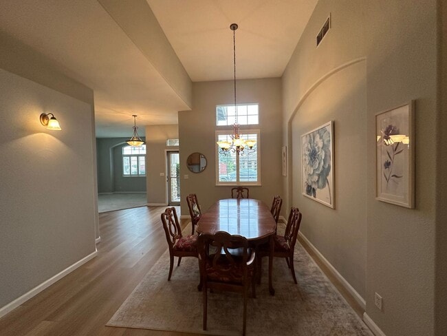 Photo - 1834 Treeline Way